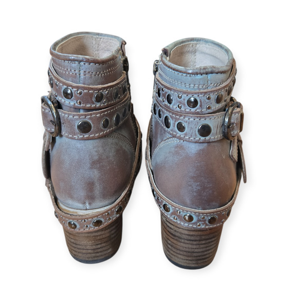 Freebird by Steven Sandra Chain Buckle Studded Boho Ankle Booties Beige Size 7 - Picture 4 of 7